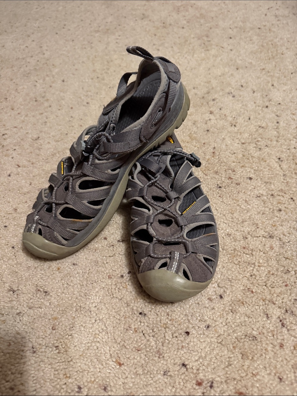 Women’s Keens waterproof closed toe sandals size 11 lightly worn